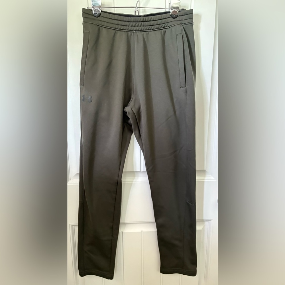 Under Armour Olive Athletic Pants. Mens Size Medium. Loose Fit.